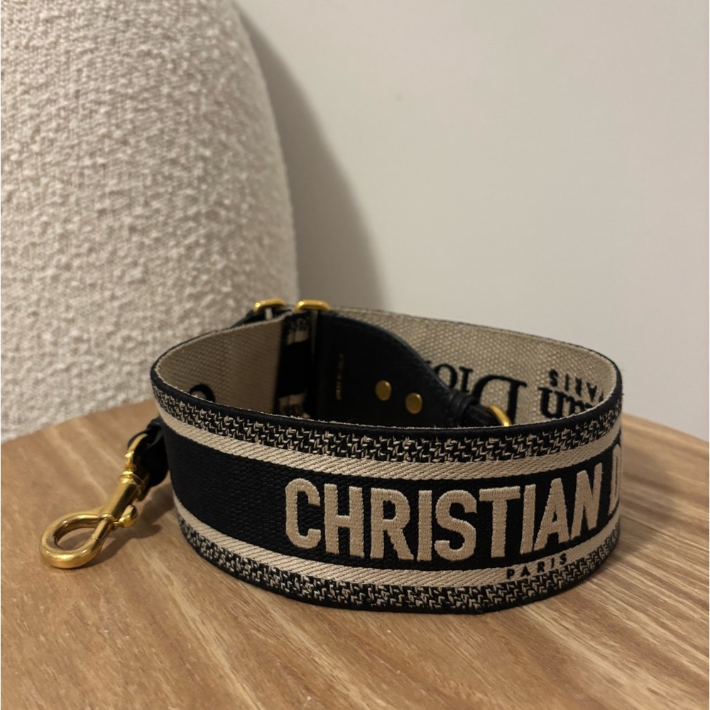 100% auth Black & Cream Logo Canvas Guitar Strap 💫